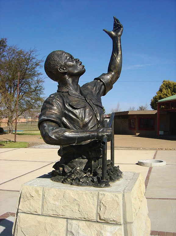 Bronze-statue-Attridgeville