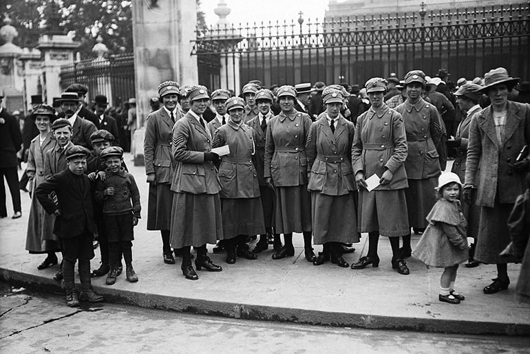 vroue-in-uniform
